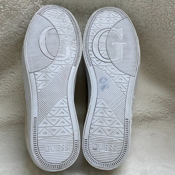 Casual/Formal? Women's Guess Brand Gold Sneaker White Laces Quilted Size 11M - Picture 14 of 14